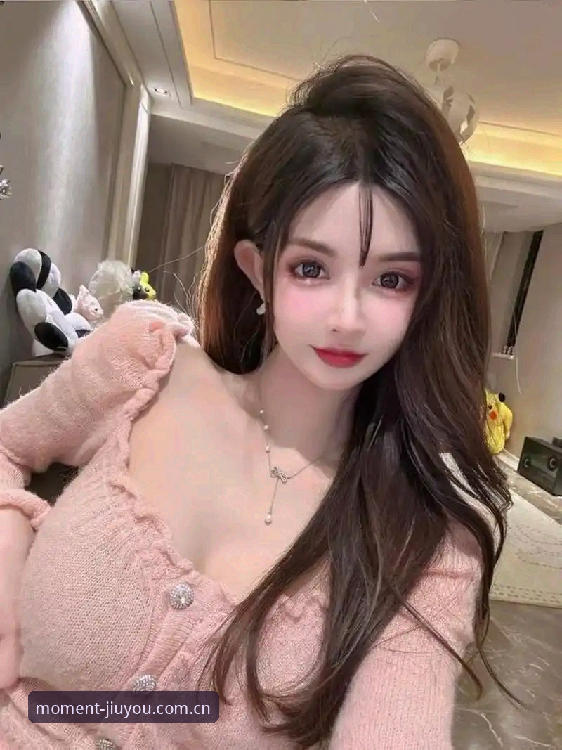 JIUYOU游戏数据查询必备 说说我自己的经历吧。上个月朋友拉我开黑,我在九游平台上玩了好一阵,顺手绑定了几个账号。结果有一天晚上,我想看看自己最近一场战斗的具体数据——KDA、伤害占比、助攻数这些细节——需要一个个去翻图,或者在游戏内置的界面里划来划去,每次刷新还卡顿好几秒。累。更烦的是,如果你想对比上个月和这个赛季的数据走势,还得自己拿笔算。说实话,那一刻我想关掉手机去睡觉了。但就在那个晚上,我看到页面上那个