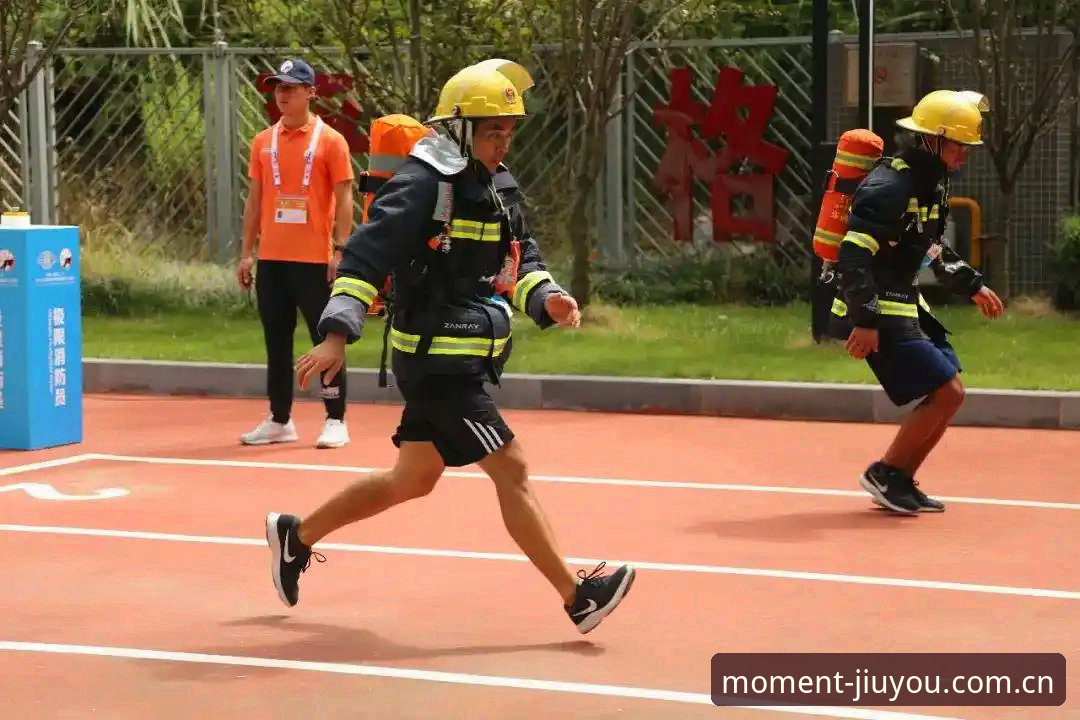 J1联赛速度榜最新动态：室屋成37.1km/h登顶，职业球员的爆发力极限在哪？